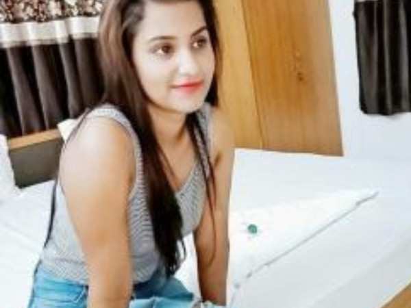 college call girl in Arakashan Road Delhi near Paharganj with hotel service and home service available 24/7